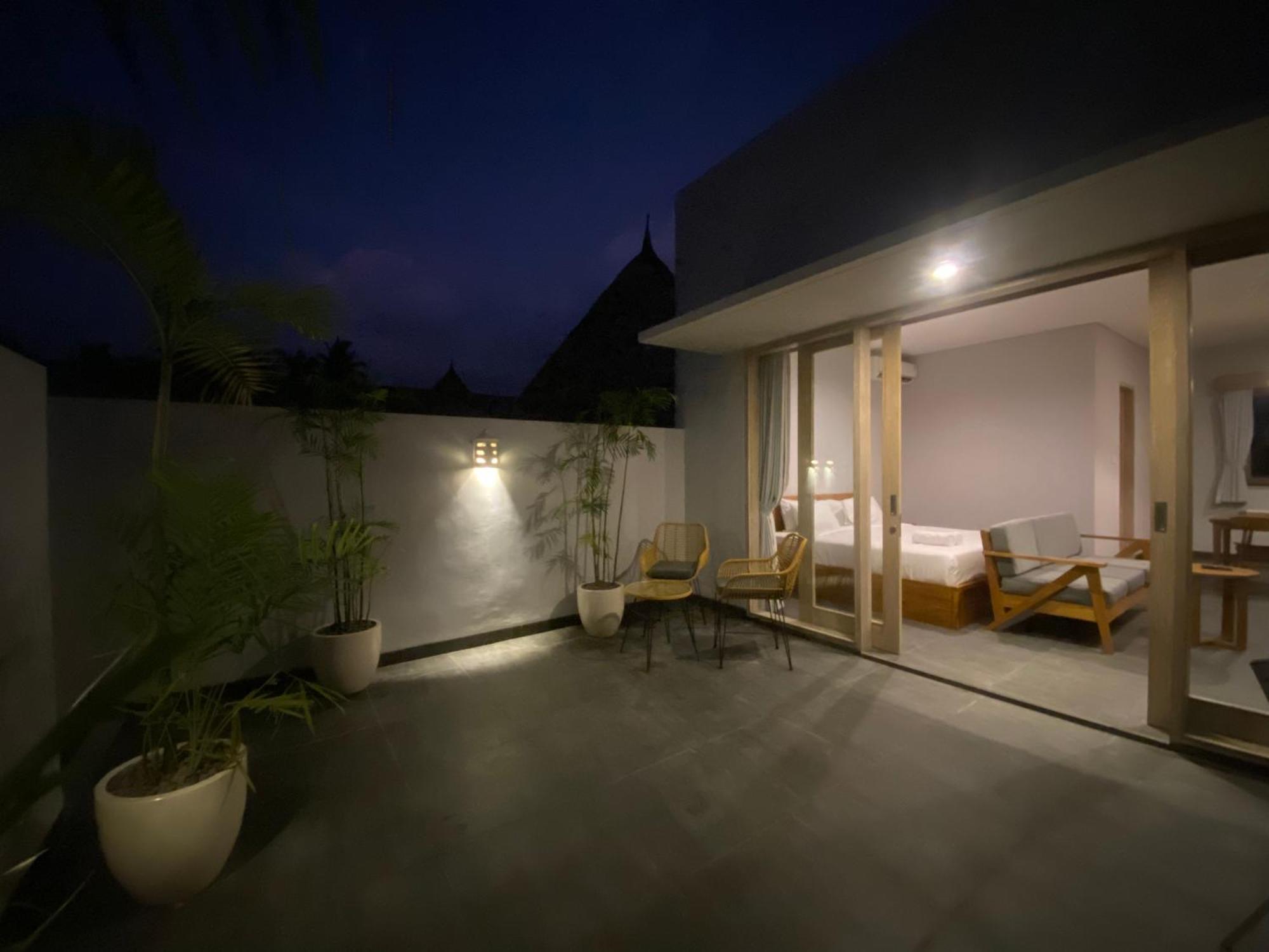 Ethnic Apartment *