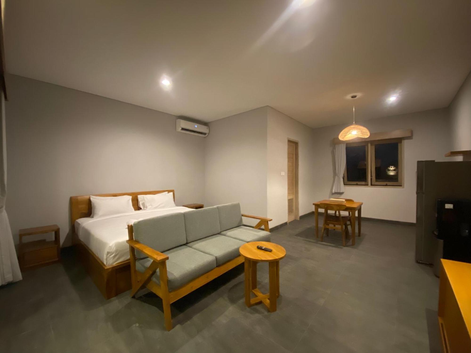 Ethnic Apartment *